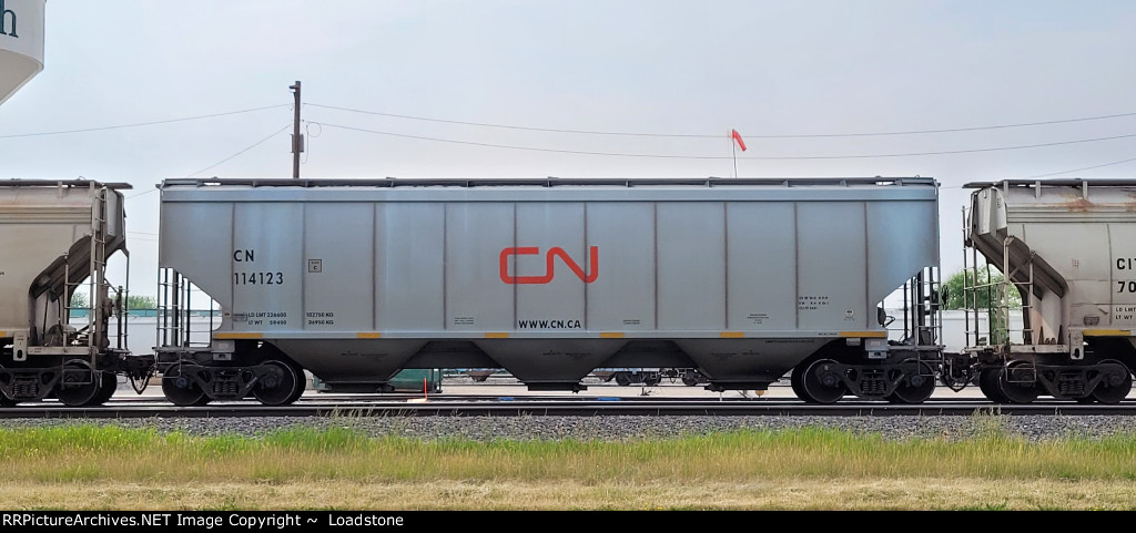 CN 114123